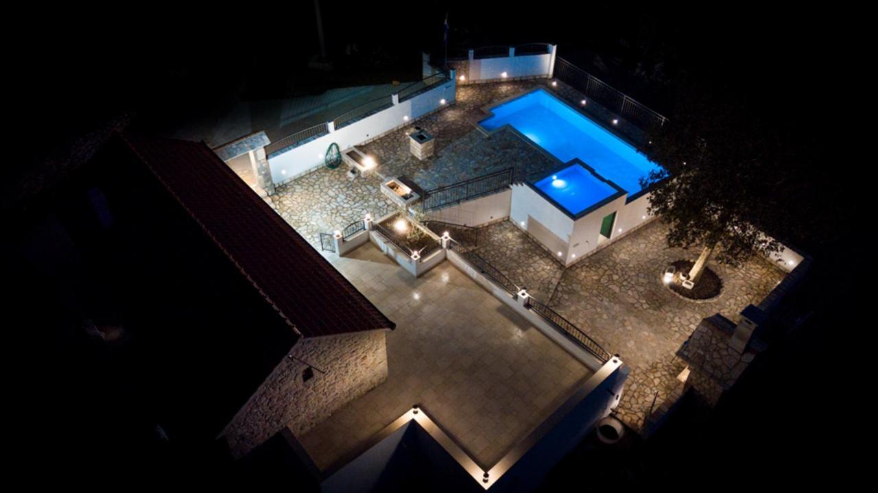 Willa Dvori Stipanovi With Heated Pool And Jacuzzi Donje Rascane Zewnętrze zdjęcie