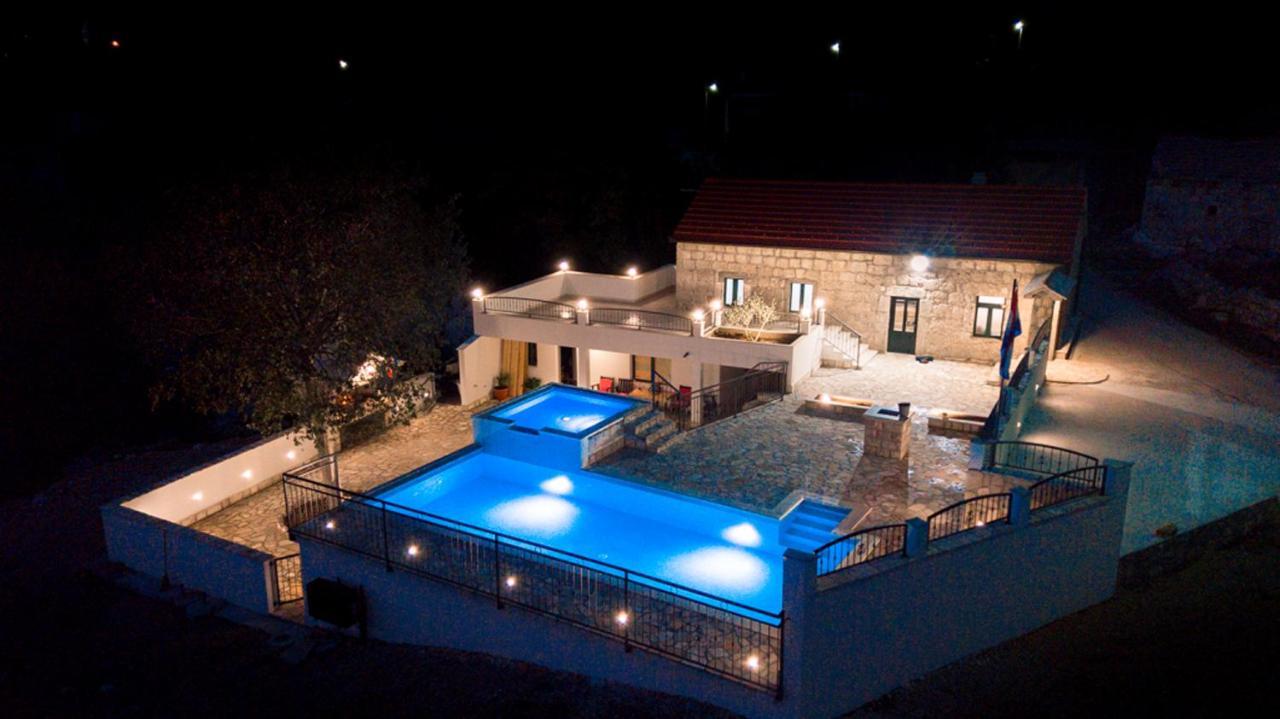 Willa Dvori Stipanovi With Heated Pool And Jacuzzi Donje Rascane Zewnętrze zdjęcie