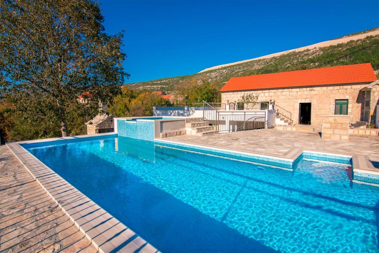 Willa Dvori Stipanovi With Heated Pool And Jacuzzi Donje Rascane Zewnętrze zdjęcie