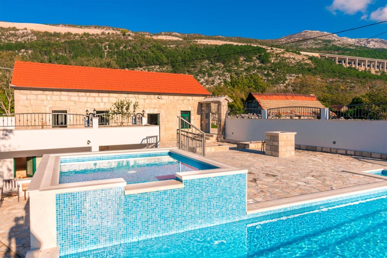 Willa Dvori Stipanovi With Heated Pool And Jacuzzi Donje Rascane Zewnętrze zdjęcie