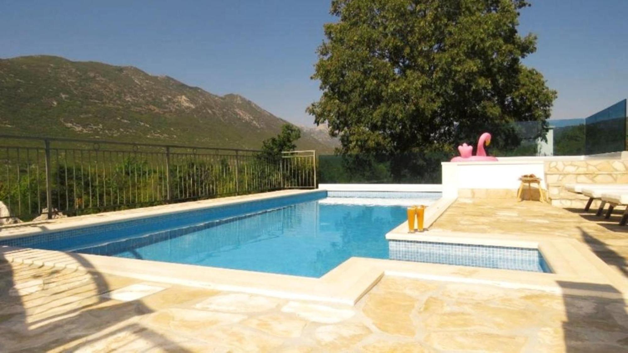 Willa Dvori Stipanovi With Heated Pool And Jacuzzi Donje Rascane Zewnętrze zdjęcie
