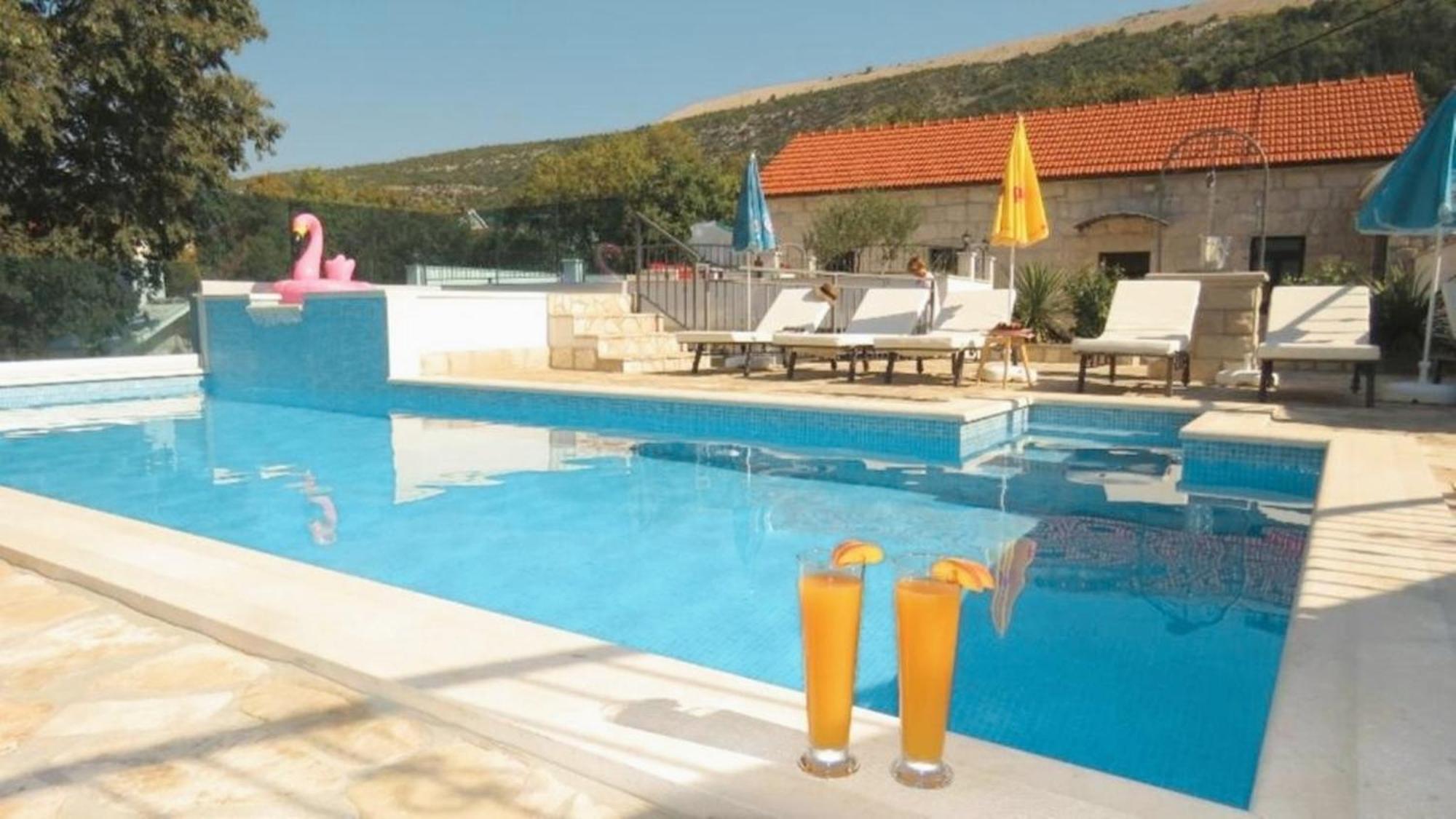 Willa Dvori Stipanovi With Heated Pool And Jacuzzi Donje Rascane Zewnętrze zdjęcie